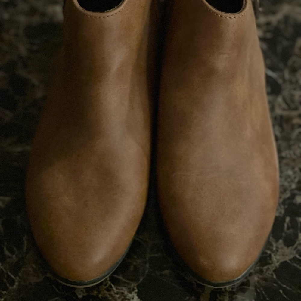 Girl Cat & Jack size 3 ankle boots